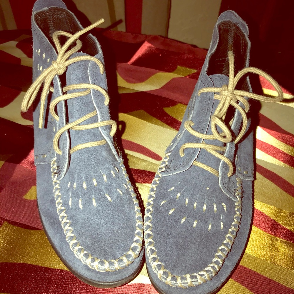 Minnetonka moccasins shoes 👟